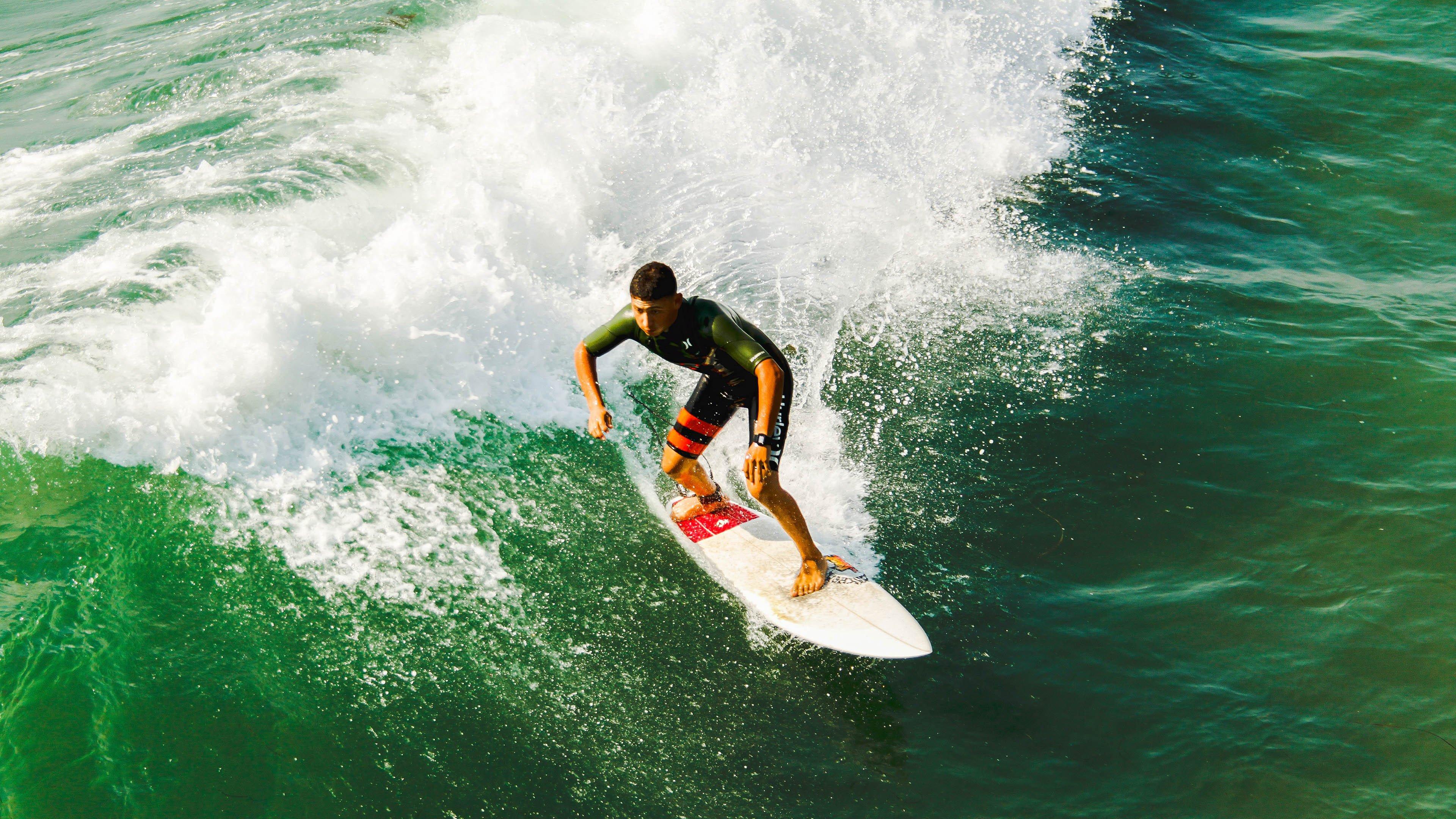 老爷子真壕！波波维奇孟菲斯夜宴震惊全场，豪掷5000美金小费致敬服务团队
